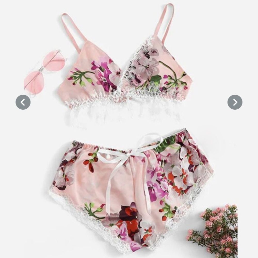 🥵SEXY🥵NWOT V-Neck Lace Lingerie Set😉